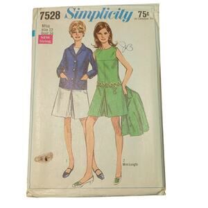 Vintage Sewing pattern Simplicity 7528, Size 12, Bust 34 jacket top shorts skirt